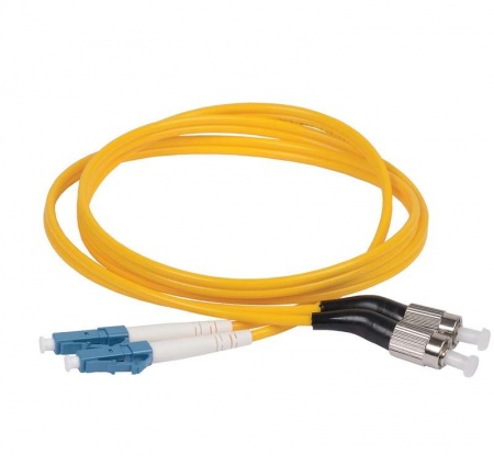 Патч-корд оптический коммутационный переходной для одномодового кабеля (SM); 9/125 (OS2); FC/UPC-LC/UPC; двойного исполнения (Duplex); LSZH (дл.1м) ITK FPC09-FCU-LCU-C2L-1M 401874